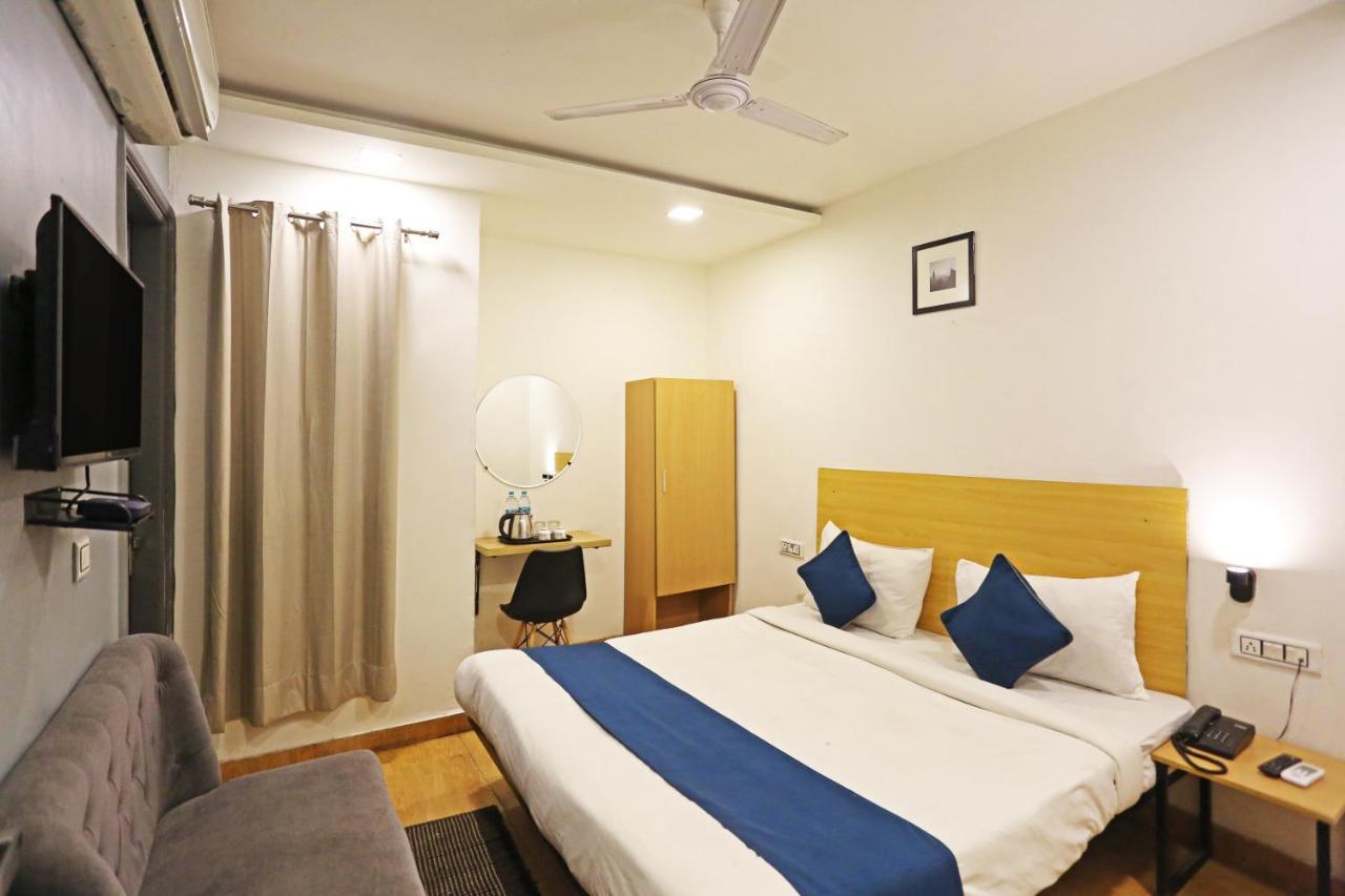 Hotel Raaso Inn Rohini Sec-16 By Arrow دلهي المظهر الخارجي الصورة