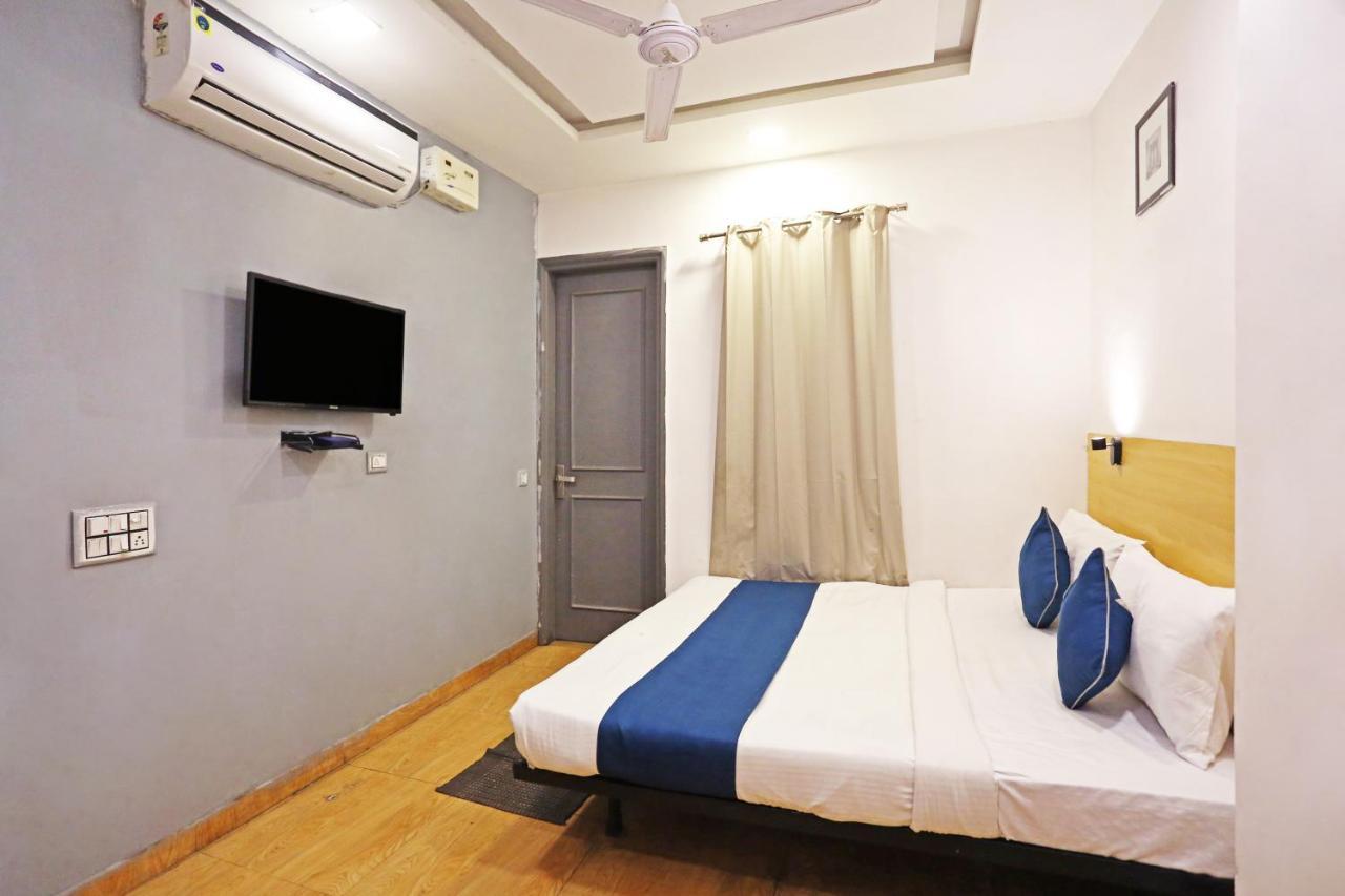 Hotel Raaso Inn Rohini Sec-16 By Arrow دلهي المظهر الخارجي الصورة